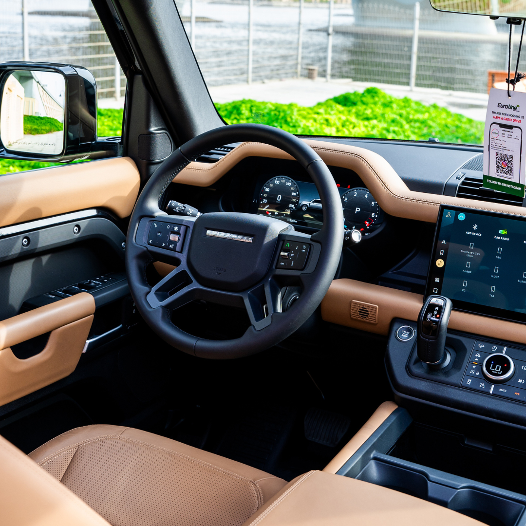 Land Rover Defender 2025