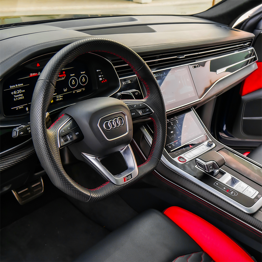 Audi RS Q8’s advanced dashboard