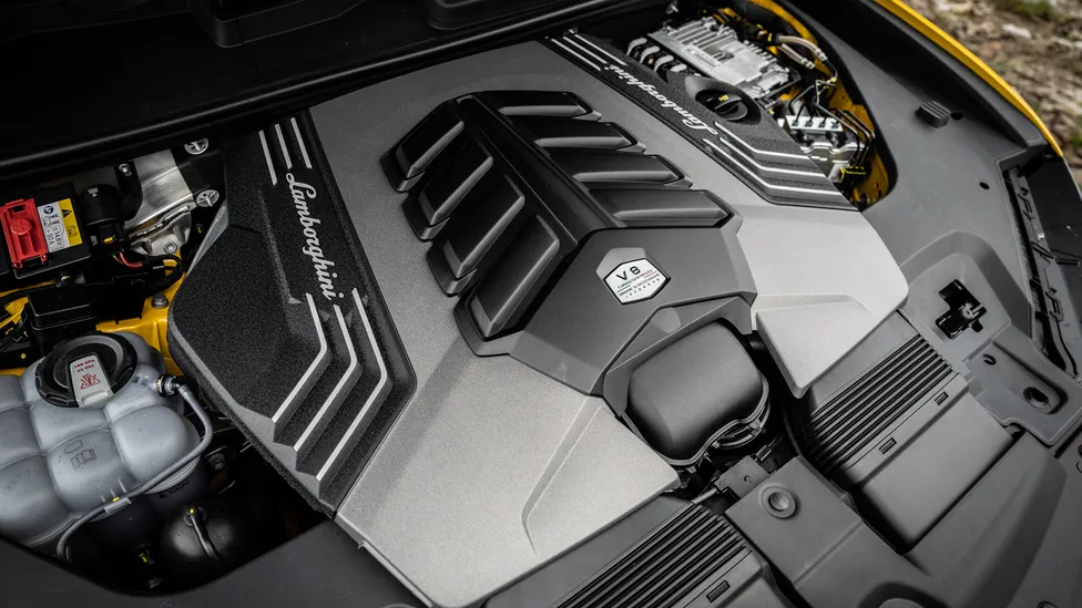 Lamborghini Urus 4.0 V8 engine